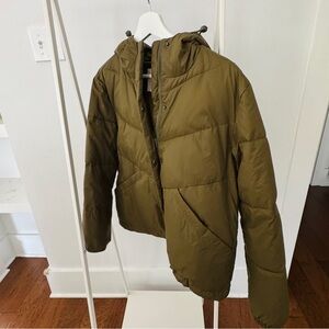 MADEWELL waterproof, olive Green Puffer Jacket. Packable.